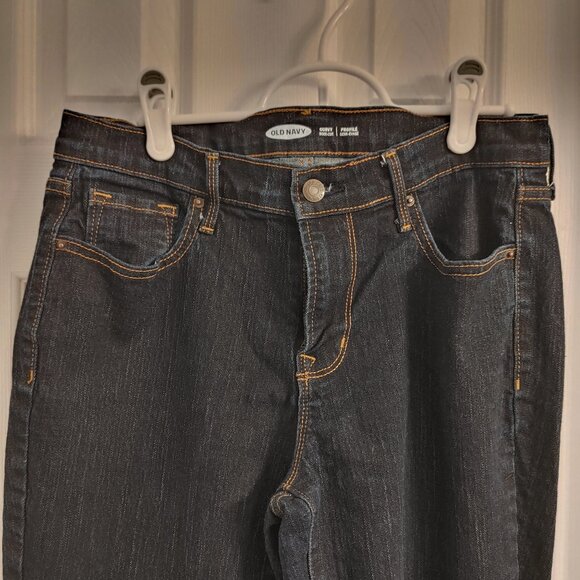 Curvy Jeans 3 - Picture 2 of 9